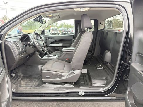 Used 2022 Chevrolet Colorado LT w/ Fleet Safety Package image 18