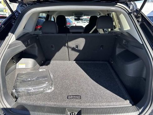 Used 2025 Volkswagen Tiguan S w/ 18" Wheel Package image 5