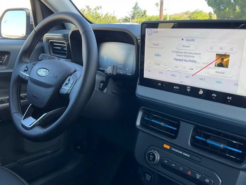 New 2026 Ford Maverick Lobo AWD/4WD image 36