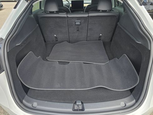 Used 2023 Tesla Model Y Long Range AWD/4WD image 35