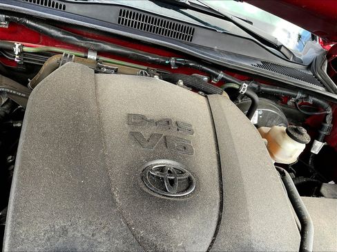Used 2022 Toyota Tacoma TRD Sport AWD/4WD image 31