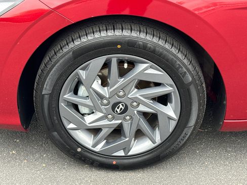 Used 2024 Hyundai Elantra SEL FWD image 5
