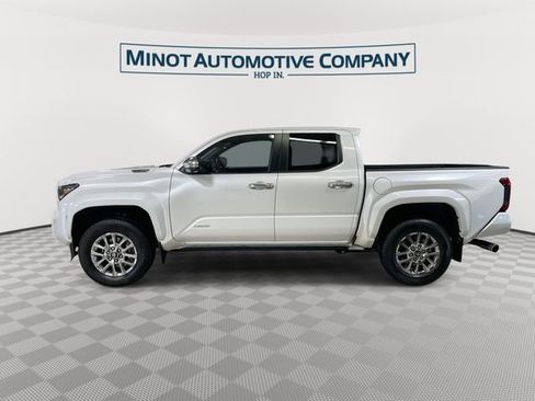 Used 2025 Toyota Tacoma Limited image 5