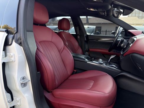 Used 2022 Maserati Ghibli Modena image 38