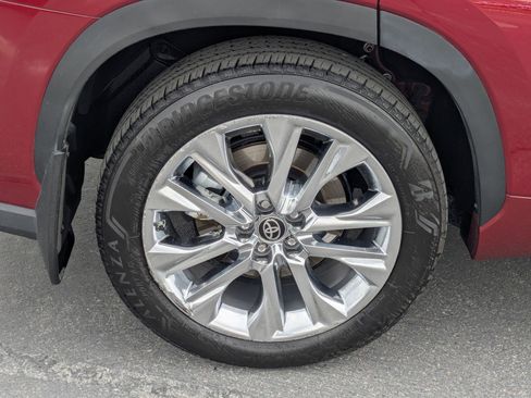 Used 2024 Toyota Highlander Limited AWD/4WD image 13