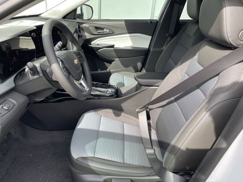 New 2025 Chevrolet Trax LT w/ Driver Confidence Package image 11