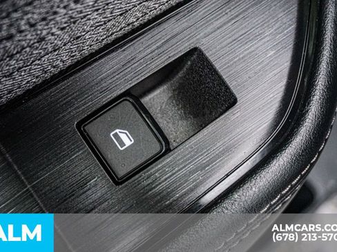 Used 2023 Nissan Rogue SV image 50