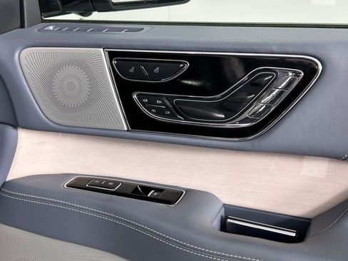 Used 2022 Lincoln Navigator L Black Label AWD/4WD image 10