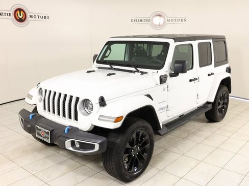 Used 2023 Jeep Wrangler Unlimited Sahara w/ Dual Top Group image 35