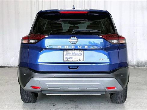 Used 2023 Nissan Rogue SV FWD image 3