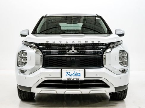 Used 2023 Mitsubishi Outlander SE image 4