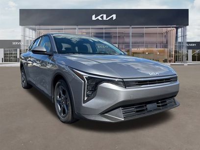 New 2025 Kia K4 LXS
