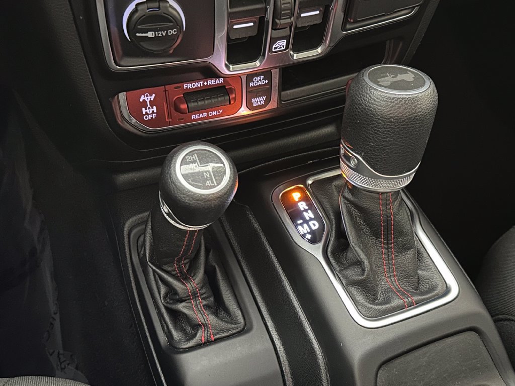 Used 2021 Jeep Wrangler Unlimited Rubicon w/ Cold Weather Group AWD/4WD image 25