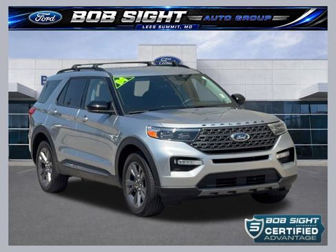 Used 2024 Ford Explorer XLT w/ Equipment Group 202A AWD/4WD image 1