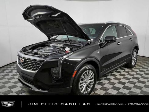 Certified 2025 Cadillac XT4 Premium Luxury FWD image 32
