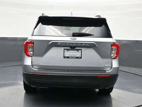 Used 2020 Ford Explorer XLT image 4