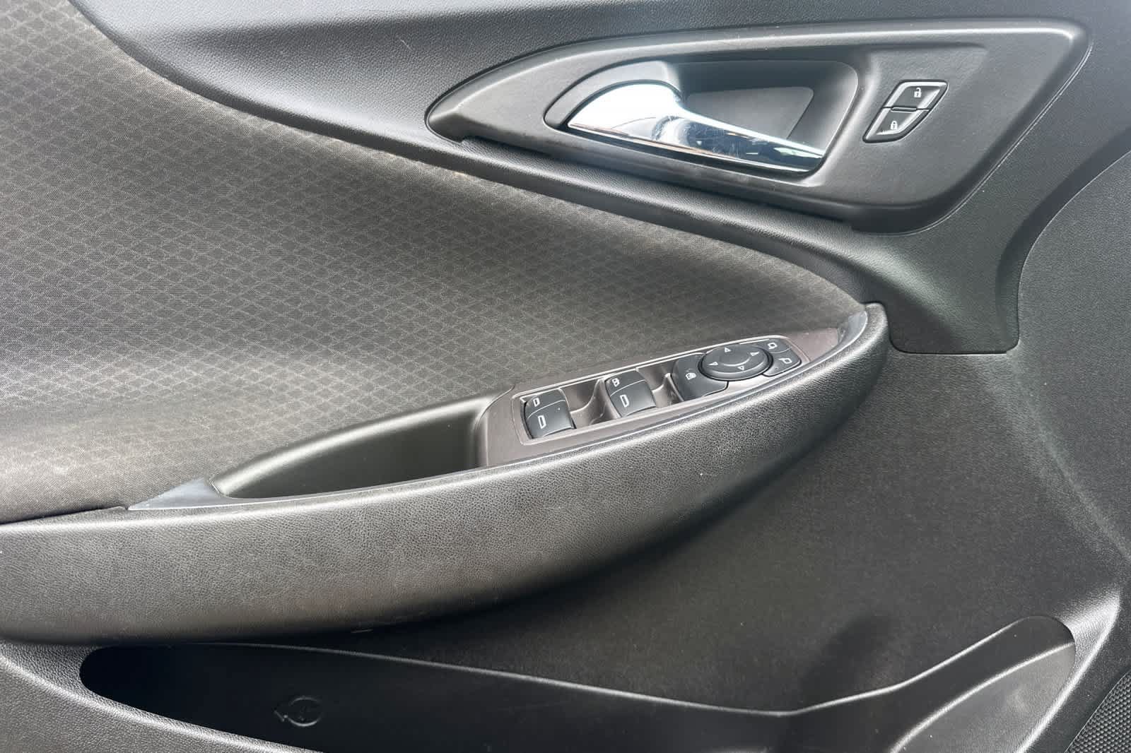 Used 2020 Chevrolet Malibu LT FWD image 12