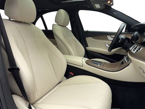 Used 2022 Mercedes-Benz E 350 Sedan w/ AMG Line Exterior image 45