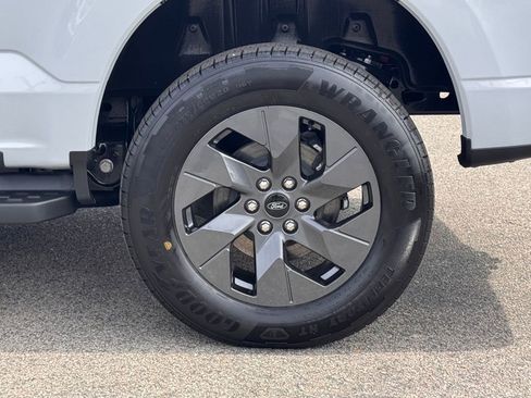 Certified 2025 Ford F150 Lightning Lariat image 14