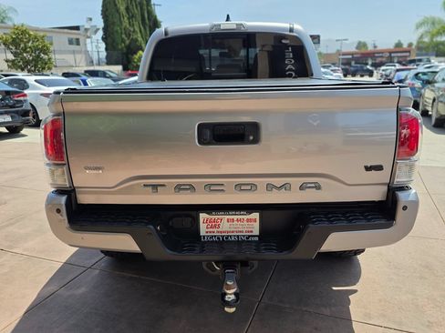 Used 2021 Toyota Tacoma TRD Off-Road w/ Technology Package AWD/4WD image 11