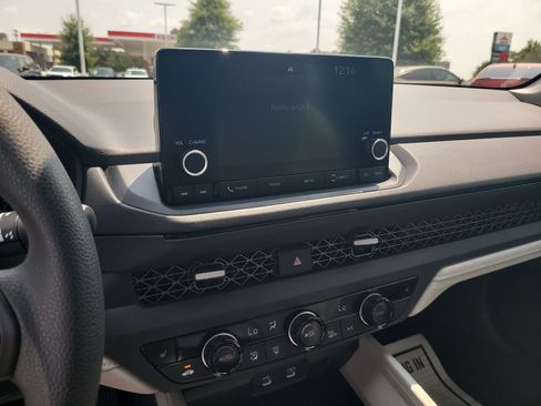 Certified 2025 Honda Accord SE image 17