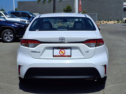 Used 2025 Toyota Corolla LE FWD image 6