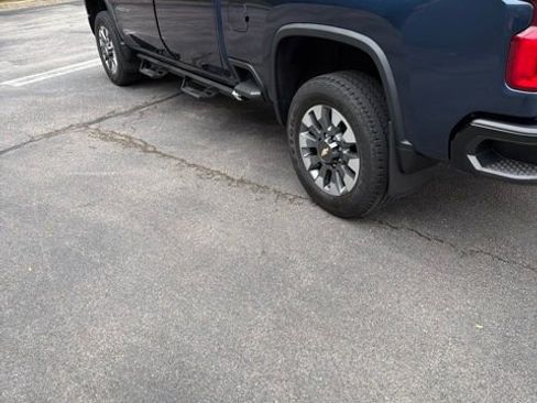 Used 2021 Chevrolet Silverado 2500 Custom w/ Custom Value Package AWD/4WD image 3
