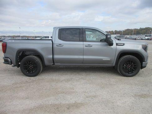 New 2026 GMC Sierra 1500 Elevation image 3
