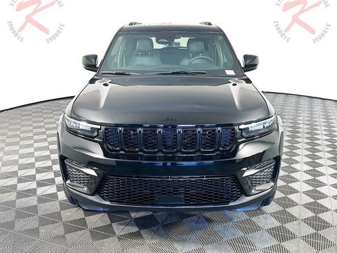 New 2025 Jeep Grand Cherokee Altitude image 2