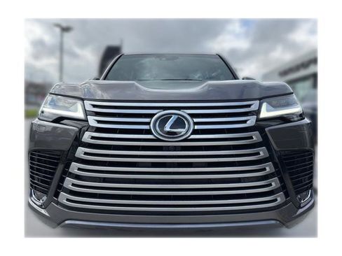 Used 2023 Lexus LX 600 4WD w/ Accessory Package (Z1) image 3