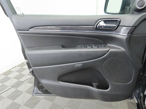 Used 2020 Jeep Grand Cherokee Overland image 24