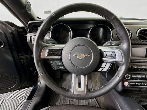 Used 2017 Ford Mustang Coupe RWD image 9