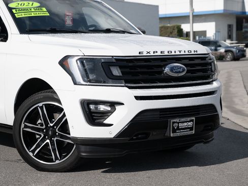 Used 2021 Ford Expedition Max Limited image 9