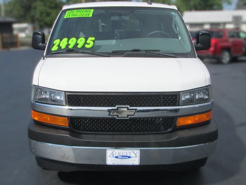 Used 2017 Chevrolet Express 3500 LT w/ LT Preferred Equipment Group RWD image 7