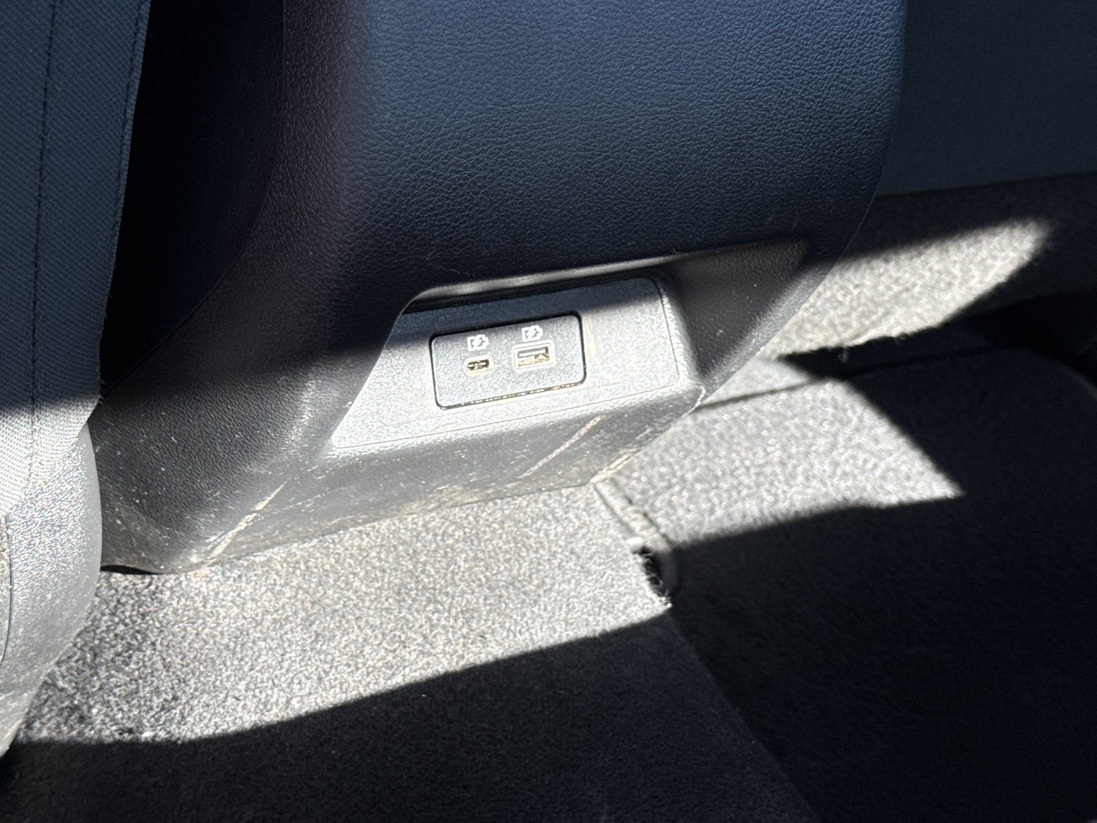 Used 2025 Nissan Altima 2.5 SV FWD image 14