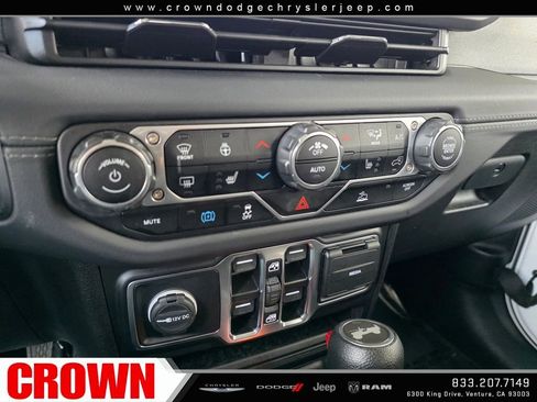 Used 2024 Jeep Wrangler Unlimited Sahara image 26