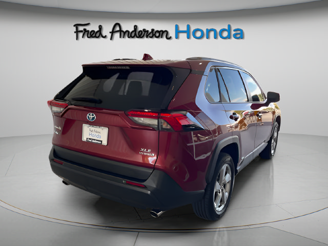 Used 2021 Toyota RAV4 XLE Premium AWD/4WD image 5