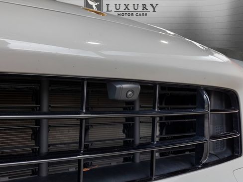 Used 2023 Porsche Cayenne Coupe AWD/4WD image 16