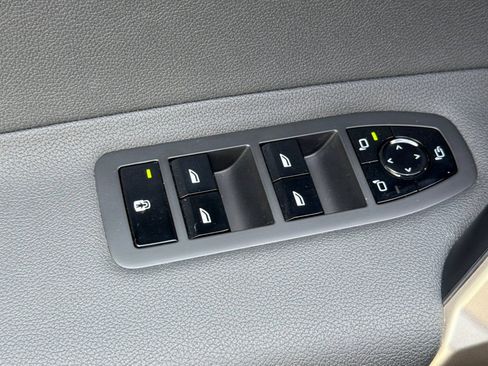 Used 2024 BMW iX xDrive50 w/ Premium Package image 13