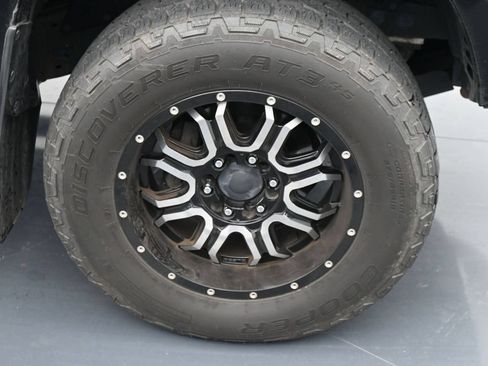 Used 2013 Toyota Tacoma 4x4 Double Cab w/ TRD Sport Pkg image 11
