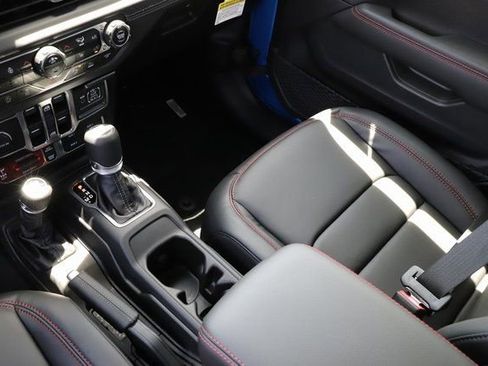 New 2025 Jeep Gladiator Rubicon w/ Safety Group image 30