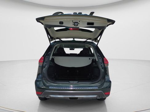 Certified 2018 Nissan Rogue SV FWD image 10