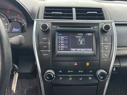 Used 2015 Toyota Camry LE image 15