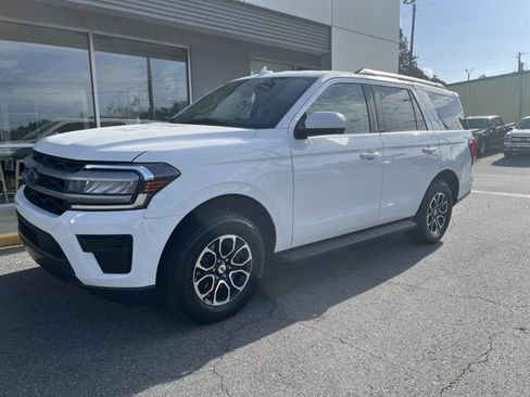 Certified 2024 Ford Expedition XLT AWD/4WD image 2