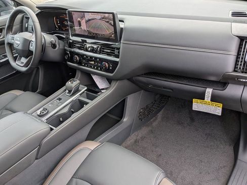 New 2026 Nissan Pathfinder Platinum w/ Cargo Package AWD/4WD image 29