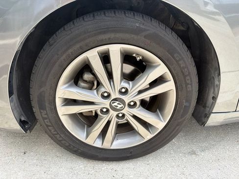 Used 2018 Hyundai Elantra SEL FWD image 4