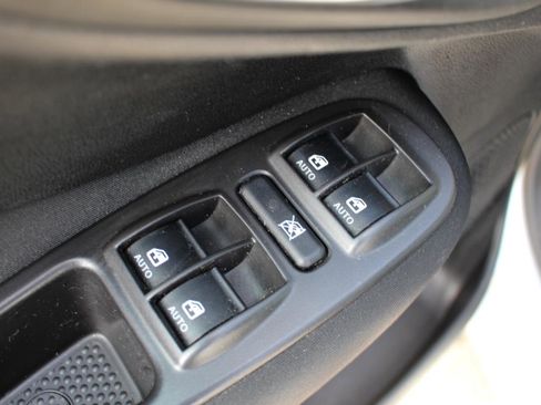 Used 2017 FIAT 500L Pop image 12