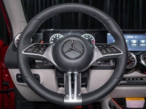 New 2026 Mercedes-Benz GLB 250 4MATIC image 21
