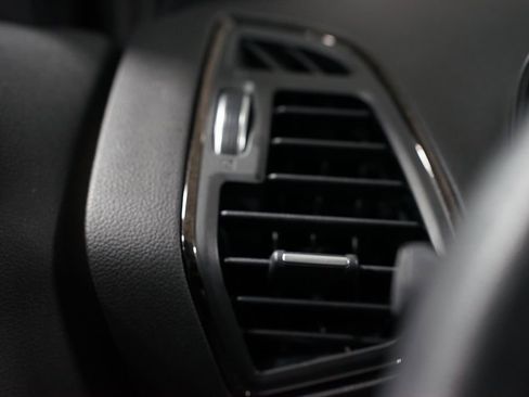 Used 2017 Ford Escape Titanium image 25