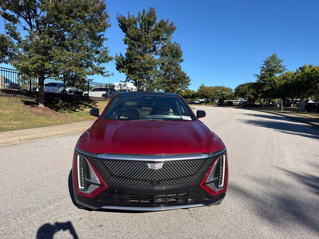Certified 2025 Cadillac Lyriq Luxury w/ Nappa Leather Package AWD/4WD image 6